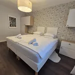 Peaceful Designer 50 Meters From Balaton, Ideal For Families Balatonakarattya