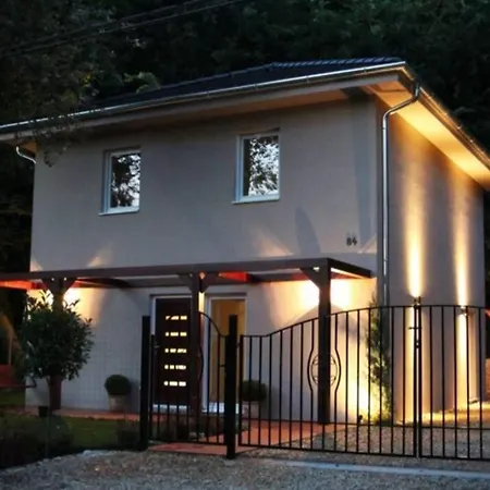 Peaceful Designer 50 Meters From Balaton, Ideal For Families Ferienhaus